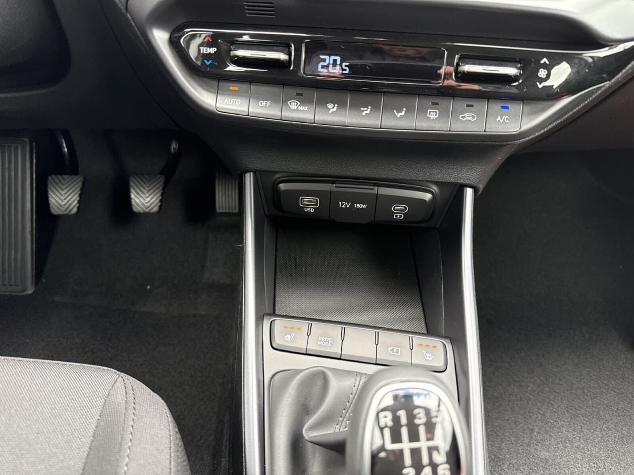 Hyundai i20 - zdjęcie 16