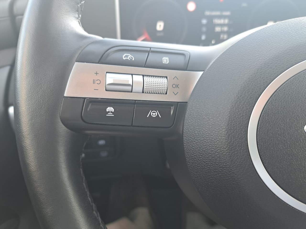 Hyundai Tucson - zdjęcie 14