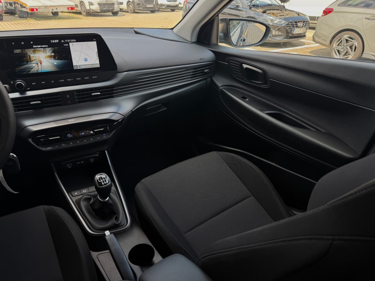 Hyundai i20 - zdjęcie 20
